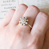 Vintage 14K gold daisy ring with brilliant cut diamonds (approx. 1ctw), 1960s / 1970s