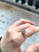 Anello vintage in oro 14K con pasta di vetro verde e diamanti, anni '70