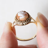 🍂 Anello vintage in oro 18K con cammeo su conchiglia, anni ‘50/‘60
