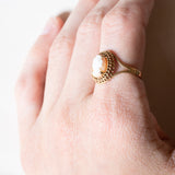 🍂 Anello vintage in oro 18K con cammeo su conchiglia, anni ‘50/‘60