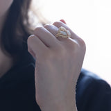 Anello vintage in oro 18K con opali (2ctw ca.) e diamanti (0.06ctw ca.), anni ‘70