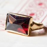 🥀 Anello vintage in oro 18K con granato, anni ‘40/‘50