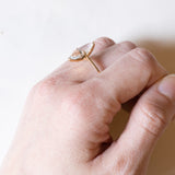 Anello vintage in oro 18K con quarzo azzurro, anni ‘50/‘60