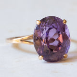 Vintage cocktail ring in 18K gold with dark purple amethyst, 1960s