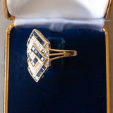 Anello vintage in oro 18K con zaffiri e diamanti