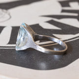 Anello vintage in oro bianco 18K con acquamarina, anni ‘70/‘80