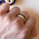 Anello vintage in oro 18K con zaffiri e diamanti, anni ‘50