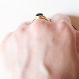 Anello retró in oro giallo 18K con pasta di vetro verde, anni ‘40