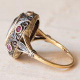 Anello vintage in stile antico in oro 18K e argento con zaffiro e rubini