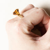 Anello vintage da cocktail in oro 18K con zaffiro arancione sintetico (7ct ca.), anni '60