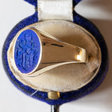 Anello antico da sigillo in oro 14K con lapislazzuli inciso, anni ‘30