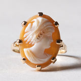 Anello vintage in oro 18K con cammeo su conchiglia, anni ‘60