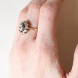 Anello vintage in stile antico a margherita in oro giallo 18K e argento con diamanti (centrale 0.40ct ca.), anni '60