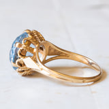 Vintage cocktail ring in 18K gold with blue spinel, 60s / 70s