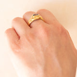 Anello vintage in oro giallo 18K con topazio azzurro (1ct ca.), anni ‘70/‘80