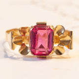 Anello vintage in oro 18K con pasta di vetro rosa, anni ‘60