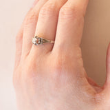 Anello antico in platino e oro bianco 18K con diamanti (centrale 0.30ct ca.), anni ‘20/‘30