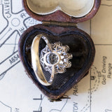 Anello a margherita vintage in oro bianco 18K con diamanti (1ctw ca.), anni ‘60
