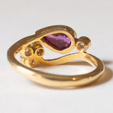 Anello vintage in oro giallo 18K con rubino (0.90ct ca.) e diamanti (0.20ctw ca.), anni ‘70/‘80