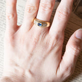 Anello vintage in oro 18K con topazio blu e diamanti (0.56ctw ca.), anni ‘70/‘80