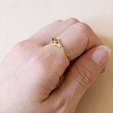 Vintage ring in 18K gold with blue glass paste, 50s / 60s