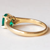 Anello vintage in oro 18K con smeraldo sintetico e diamanti, anni ‘70/‘80