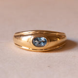 Vintage 18K gold band ring with blue topaz, 60s / 70s
