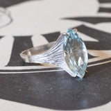 Anello vintage in oro bianco 18K con acquamarina, anni ‘70/‘80