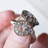 Orecchini Liberty in oro bianco 14K e argento con diamanti di taglio vecchia miniera e di taglio rosa coroné (2ctw ca.), anni ‘10/‘20