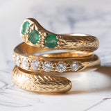 Anello a serpente vintage in oro giallo 18K con smeraldi e diamanti (0.60ctw ca.), anni ‘60