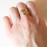 Anello antico a forma di serpente in oro giallo 18K con smeraldi, anni '10