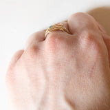 Anello antico a forma di serpente in oro giallo 18K con smeraldi, anni '10