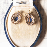 Orecchini vintage in oro 18K con zaffiri (3.80ctw ca.) e diamanti (2.60ctw ca.), anni ‘70