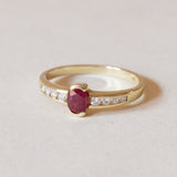 Vintage 14K gold ring with ruby (0.20ct approx.) And diamonds (0.15ctw approx.), 1970s