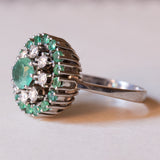 Vintage 14K white gold ring with emeralds (1.48ctw approx.) And diamonds (0.40ctw approx.), 60s / 70s