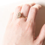 Anello vintage in oro giallo e in oro bianco 18K con diamanti (centrale di 0.10ct ca.), anni ‘60/‘70