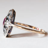 Anello antico in oro 14K e argento con rubino e diamanti di taglio rosetta, anni ‘30/‘40