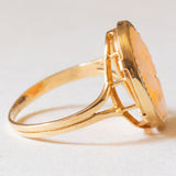 Anello vintage in oro giallo 18K con cammeo su conchiglia, anni ‘50/‘60