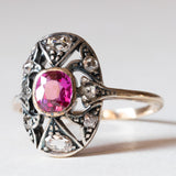 Anello antico in oro 14K e argento con rubino e diamanti di taglio rosetta, anni ‘30/‘40
