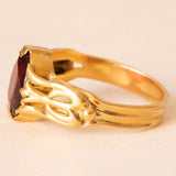 Anello vintage in oro giallo 18K con granato (4.50ct ca.), anni ‘60
