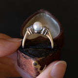 Anello vintage in oro bianco 14K con perla e diamanti (0.12ctw ca.), anni ‘60