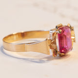 Anello vintage in oro 18K con pasta di vetro rosa, anni ‘60