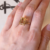 Anello vintage da cocktail in oro 18K con quarzo citrino, anni ‘50/‘60
