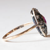 Anello antico in oro 14K e argento con rubino e diamanti di taglio rosetta, anni ‘30/‘40