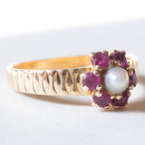 Anello retrò in oro 18K con rubini e perla, anni ‘40