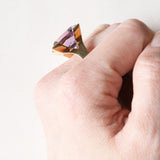 Anello vintage da cocktail in oro 14K con ametista (7ct ca.), anni ‘60/‘70