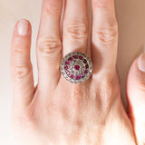 Anello vintage in stile antico a toppa in oro giallo 14K e argento con diamanti (0.56ctw ca.) e rubini, anni '60