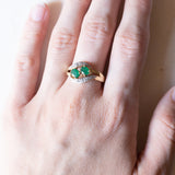 Anello contrarié vintage in oro 14K con smeraldi e diamanti, anni ‘60