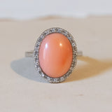 Bague marguerite vintage en or blanc 18 carats avec corail et diamants, 1960