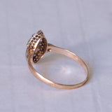 Anello antico in oro 18K e argento con pasta di vetro verde e diamanti, anni ‘30/‘40